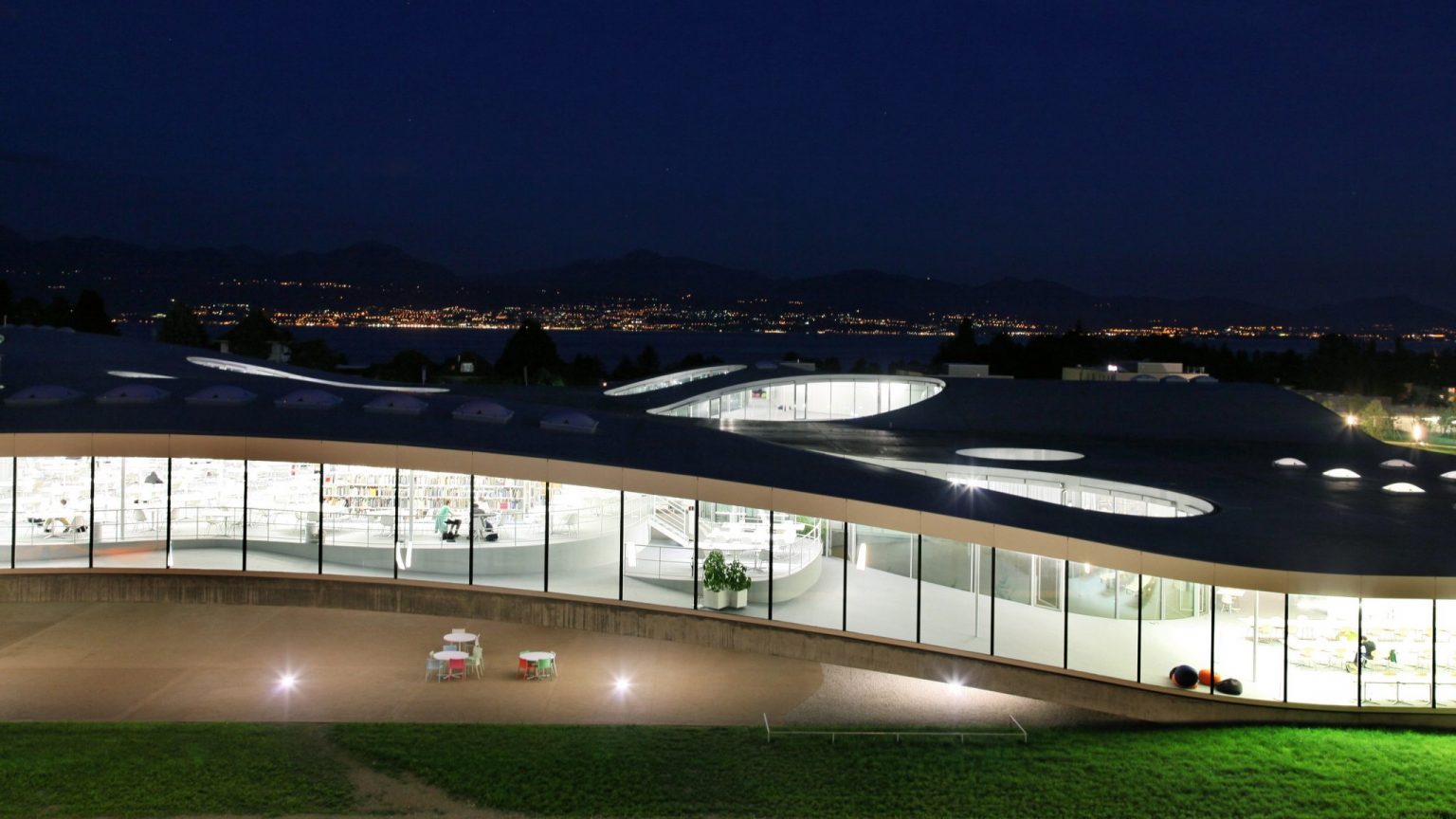 The Rolex Learning Center ‒ Visit EPFL 