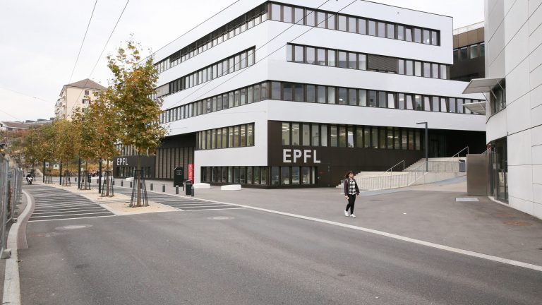 Epfl école Polytechnique Fédérale De Lausanne - 